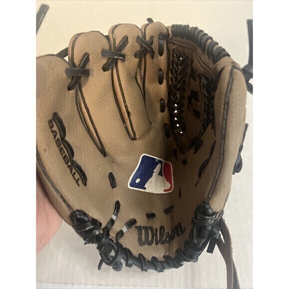 Wilson Youth Baseball Glove Leather 10 3/4”Major‎ League Brown RHT - Picture 1 of 6